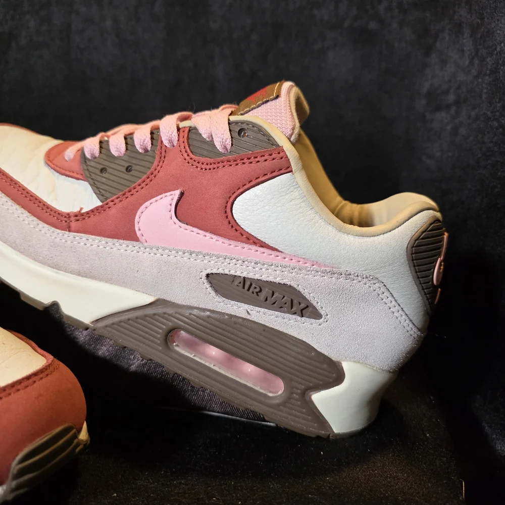 Nike Air Max Women's Sneakers - Pink/White